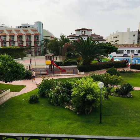 Carihuela Palace Beach Apartment Torremolinos Luaran gambar