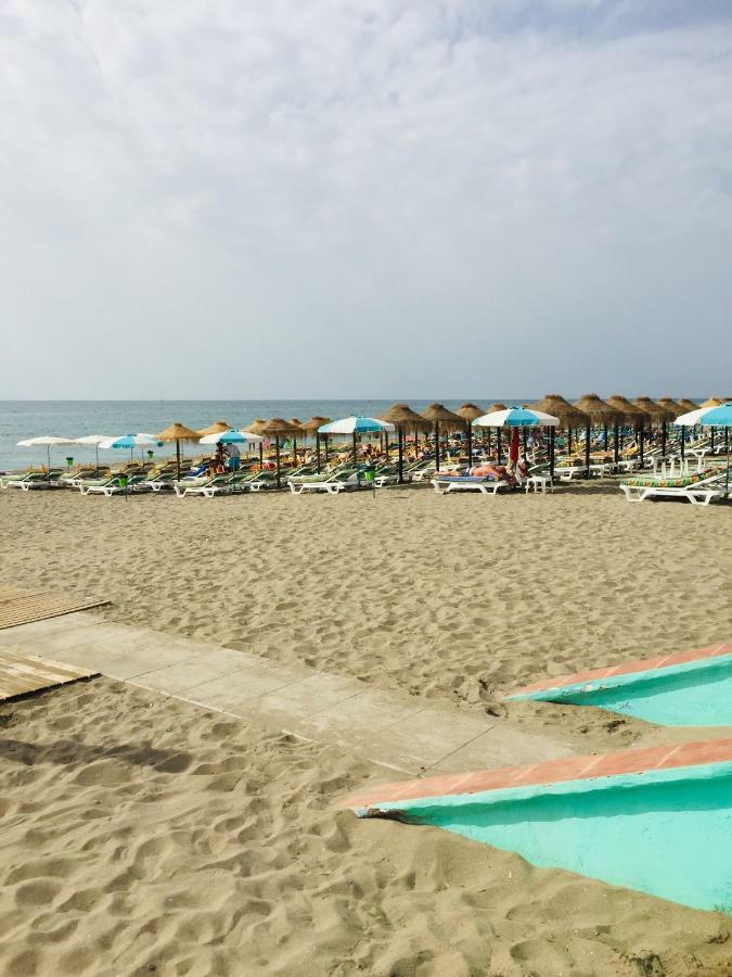 Carihuela Palace Beach Apartment Torremolinos Luaran gambar