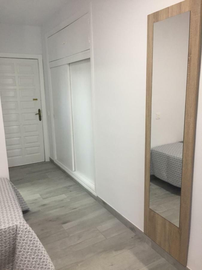 Carihuela Palace Beach Apartment Torremolinos Luaran gambar