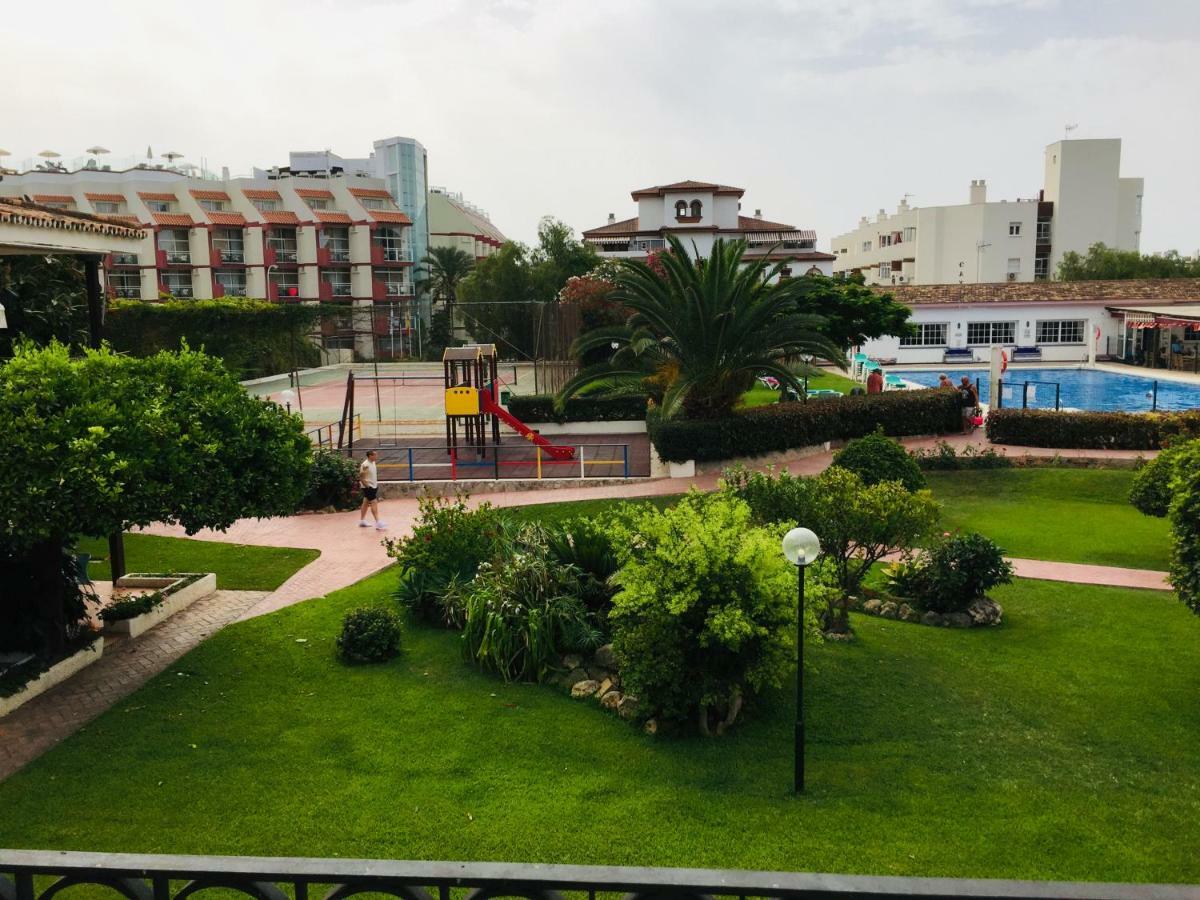 Carihuela Palace Beach Apartment Torremolinos Luaran gambar