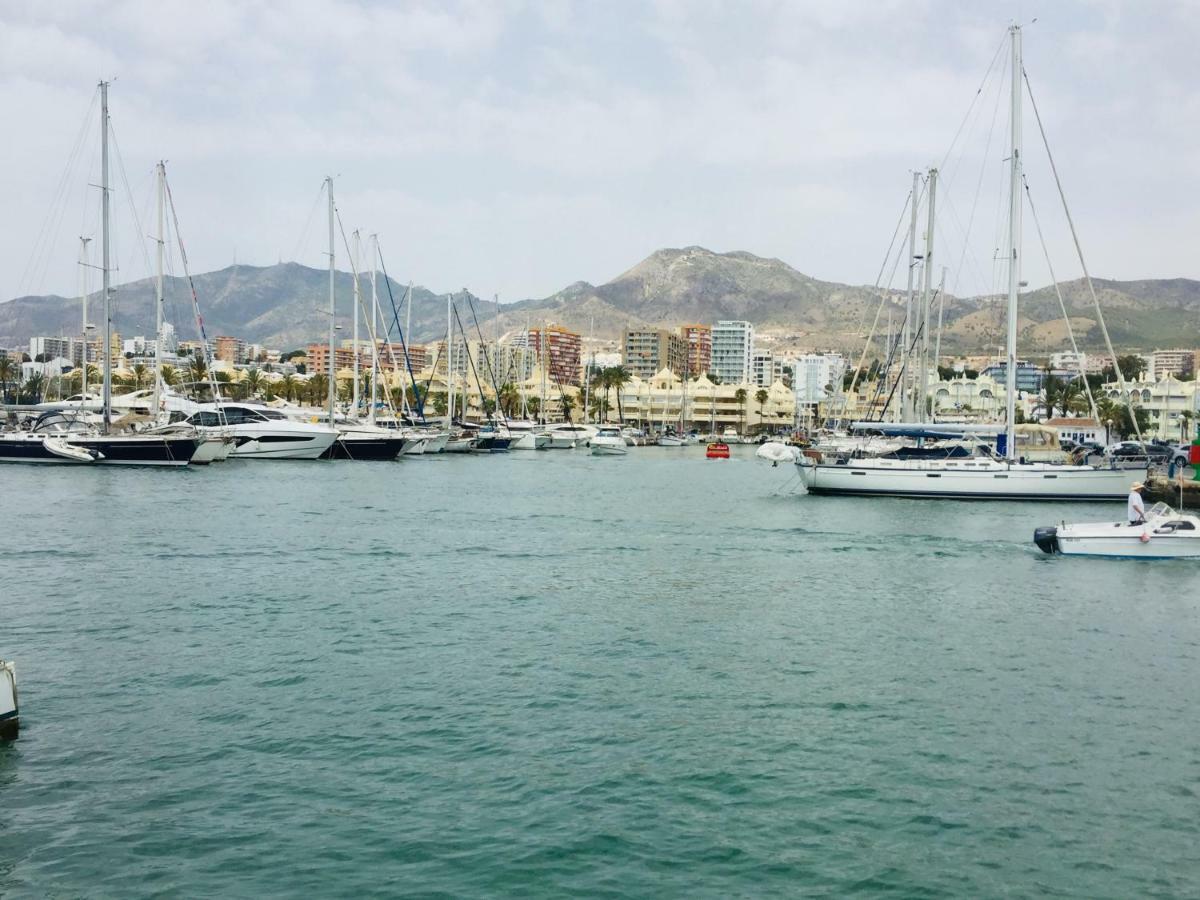 Carihuela Palace Beach Apartment Torremolinos Luaran gambar